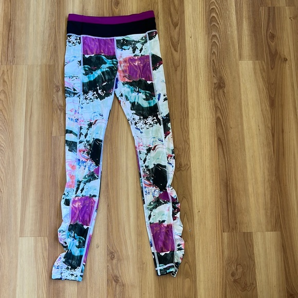 Multi color Size 4 Lululemon leggings - Picture 1 of 5